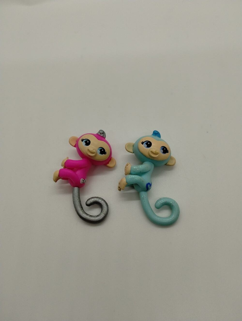 Fingerlings Mini Lot Of 2 - Pink and Blue Monkeys - Glitter